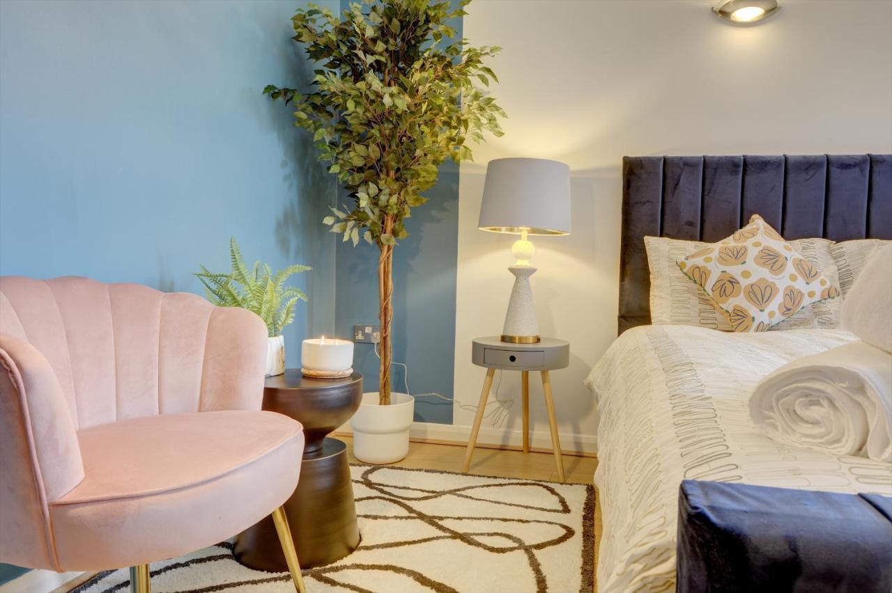 City Centre, 2 Bedroom, Secured Parking, 3 King Bed, Wifi Sleep 6 Guest Comfortable On Three King Size Beds, Jewellery Quarter , Birmingham City Centre , Allocated Secured Parking Exterior foto