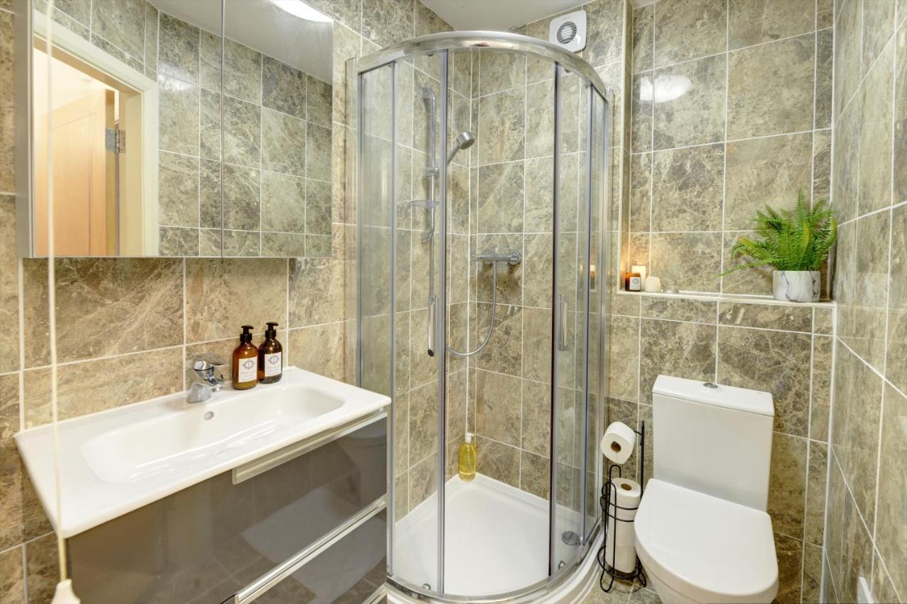 City Centre, 2 Bedroom, Secured Parking, 3 King Bed, Wifi Sleep 6 Guest Comfortable On Three King Size Beds, Jewellery Quarter , Birmingham City Centre , Allocated Secured Parking Exterior foto